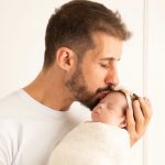 É possível viver com HIV, ser pai e ter filhos livres do vírus