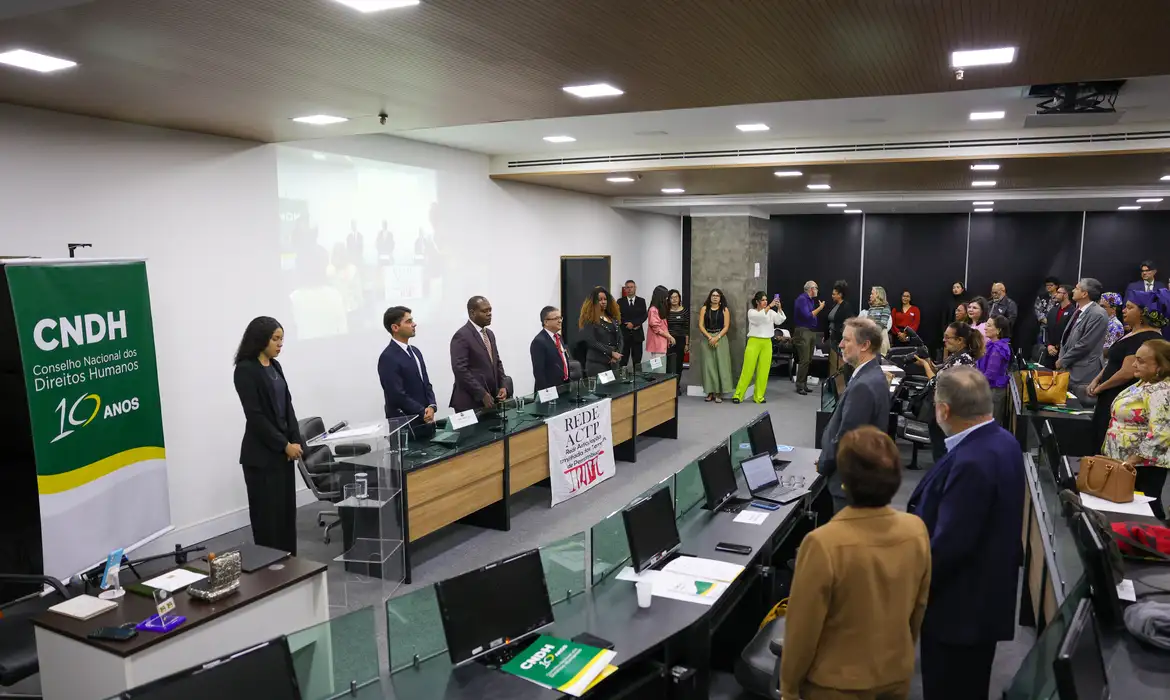 Brasília (DF) 04/06/2024 O Ministro dos Direitos Humanos e da Cidadania (MDHC), Sílvio Almeida, participa de sessão solene para celebrar os 10 anos do Conselho Nacional dos Direitos Humanos (CNDH). Foto: Fabio Rodrigues-Pozzebom/ Agência Brasil
