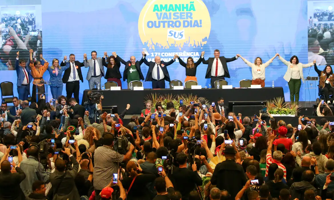 Brasília, 05/07/2023 O presidente Luiz Inácio Lula da Silva, acompanhado da primeira-dama, janja Lula da Silva, da ministra da Saúde, Nísia Trindade e de outras autoridades, participa da 17ª Conferência Nacional de Saúde. Foto: Fabio Rodrigues-Pozzebom/ Agência Brasil