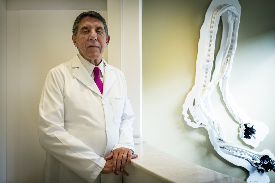 O infectologista David Uip é um dos maiores especialistas em HIV/Aids.