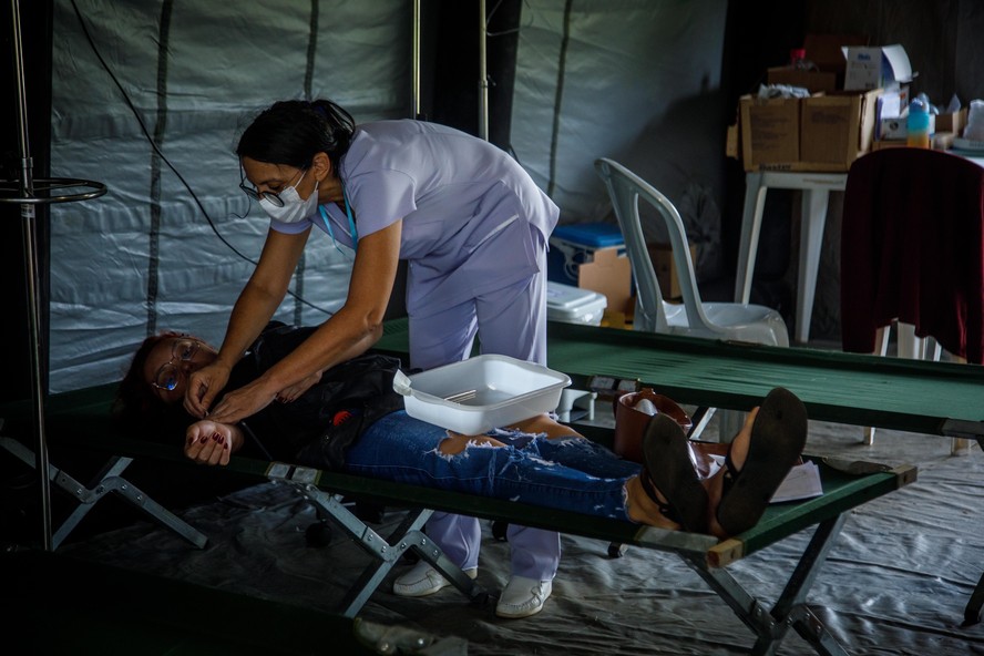 Tenda de atendimento a Dengue em Sobradinho, DF.