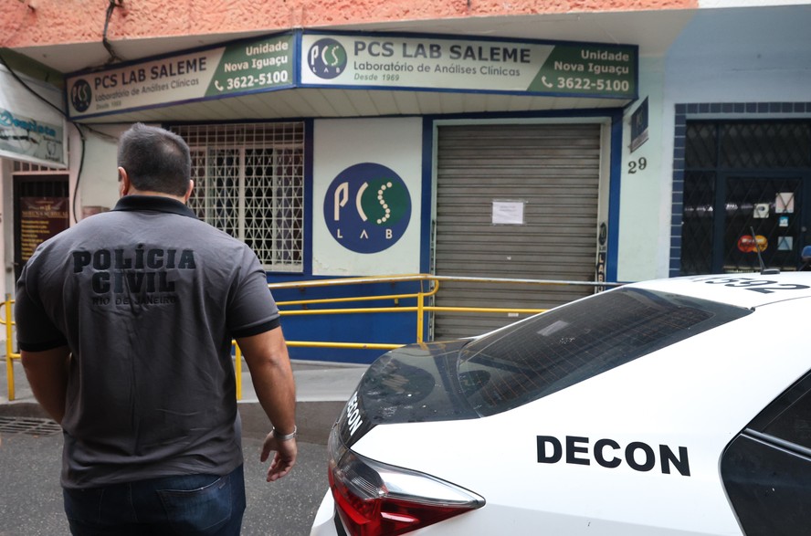 Após caso ser revelado, policiais da Delegacia Especial de Crimes Contra o Consumidor interditaram o Laboratório PCS Saleme