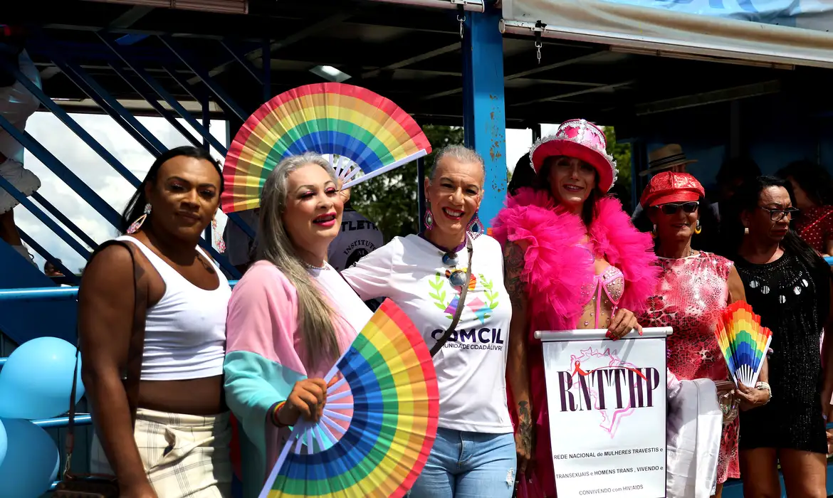 Brasília (DF), 28.01.2024 - 1ª Marsha Nacional pela Visibilidade Trans, em Brasília, pela garantia dos direitos e sobrevivência das pessoas trans, não binárias e travestis. Foto: José Cruz/Agência Brasil