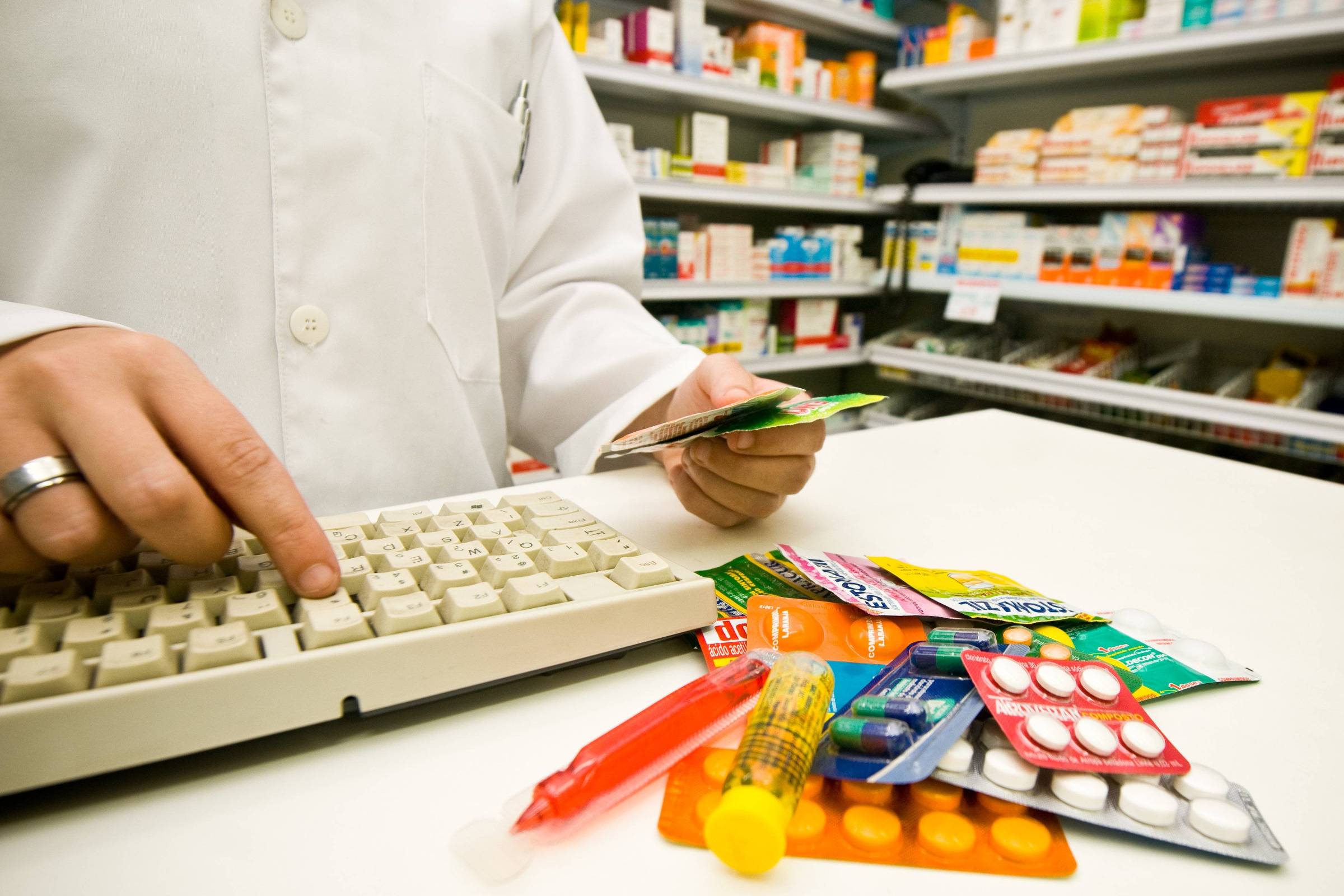 Entenda quais medicamentos farmacêuticos podem prescrever - 21/03/2025 - Equilíbrio e Saúde - Folha