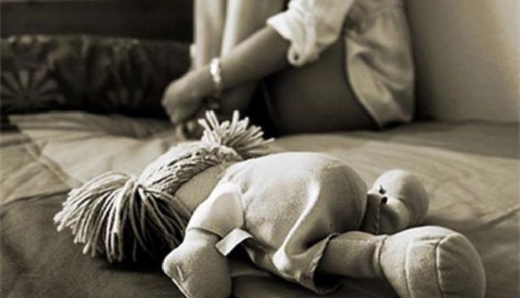 Uso de substâncias pelos pais está associado a abuso infantil e maus tratos, diz estudo