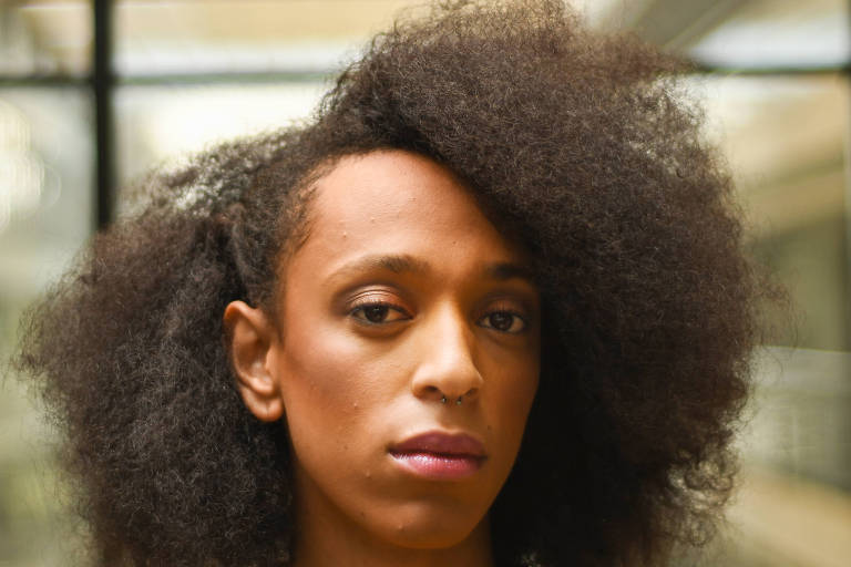 Erika Hilton (PSOL), deputada federal, durante entrevista à Folha