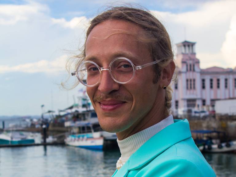 Rafa Mores, pessoa trans não binária que fundou Elu, hub de inovação e tecnologia voltado ao impacto social