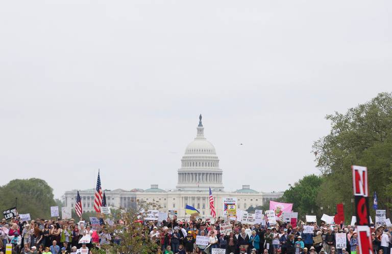 Manifestantes saem às ruas em cidades da Europa e dos EUA contra Trump