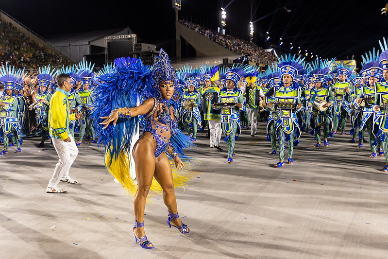 Mayara Lima segue como rainha de bateria do Tuiuti – O Batuque
