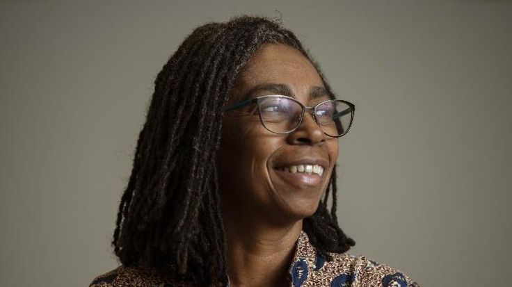 Jurema Werneck, diretora executiva da Anistia Internacional, teve contato com os livros de bell hooks em inglês, em um primeiro momento Imagem- Reprodução
