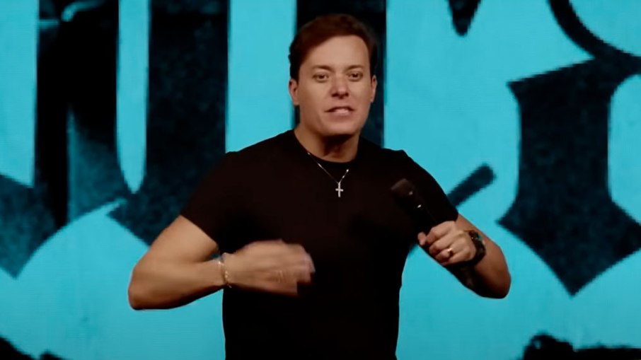 O pastor André Valadão disse os evangélicos deveriam 