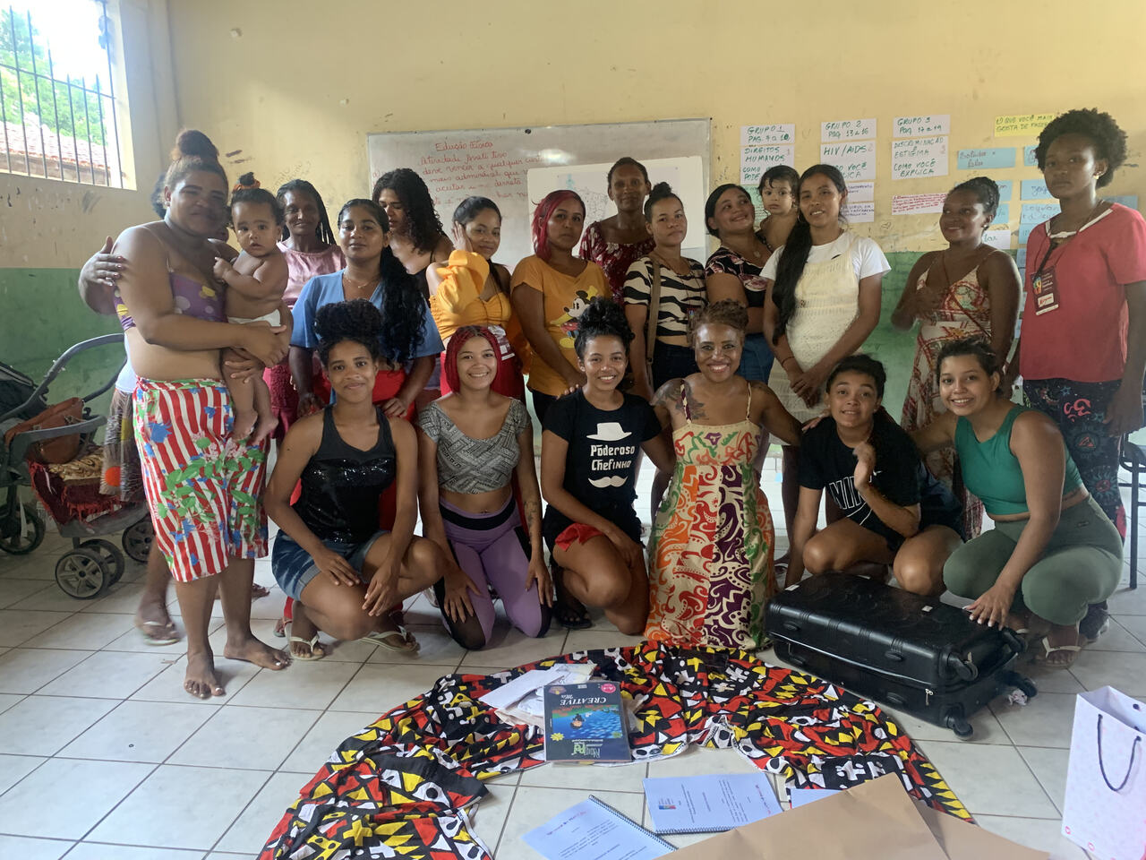 Grupo de mulheres após uma sessão de treinamento