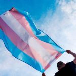Ministério da Saúde publica orientações para garantir o uso do nome social e a segurança clínica de pessoas trans no SUS