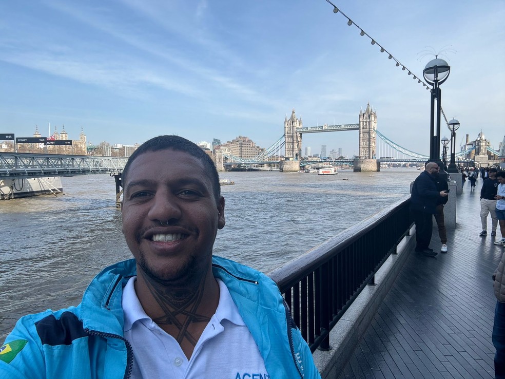 Bernardo Xavier em Londres — Foto: Divulgação/SMS