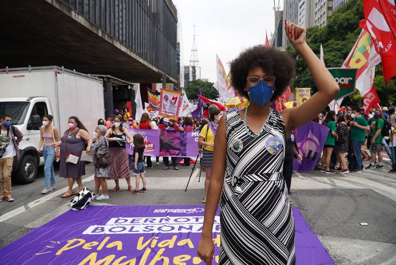 Mulher intersexo, negra, travesti, HIV positiva e CoVereadora de São Paulo