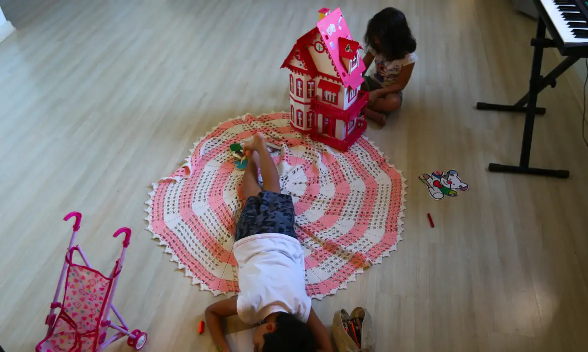 Dia internacional do Brincar celebra a importância das brincadeiras na infância.