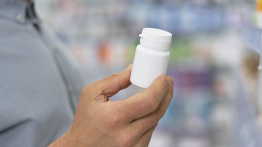 Farmacêutica atrasou remédio promissor para o HIV para aumentar os lucros, mostram documentos; entenda