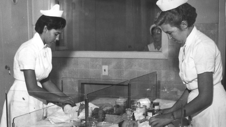 Foto de 1955 mostra a Maternidade de São Paulo, instituição beneficente, que foi desativada em 15 de setembro de 2003