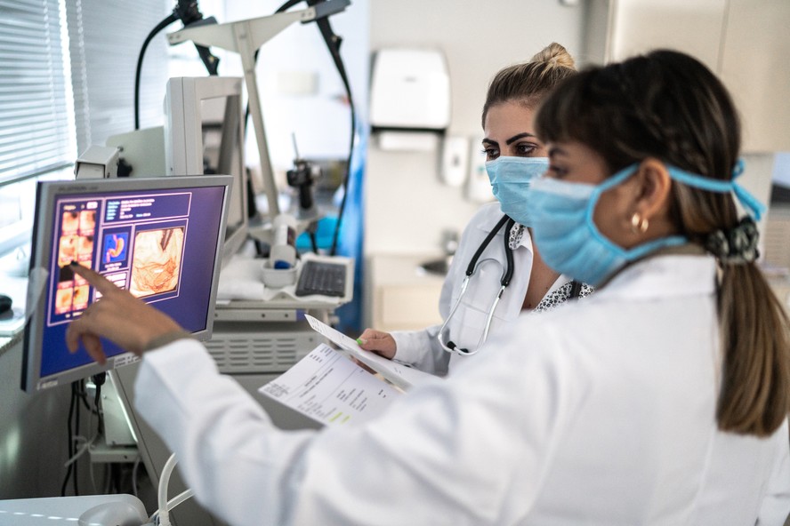 Uma das mudanças inclui que faculdades de Medicina devem obrigatoriamente ter convênio com o Sistema Único de Saúde (SUS)