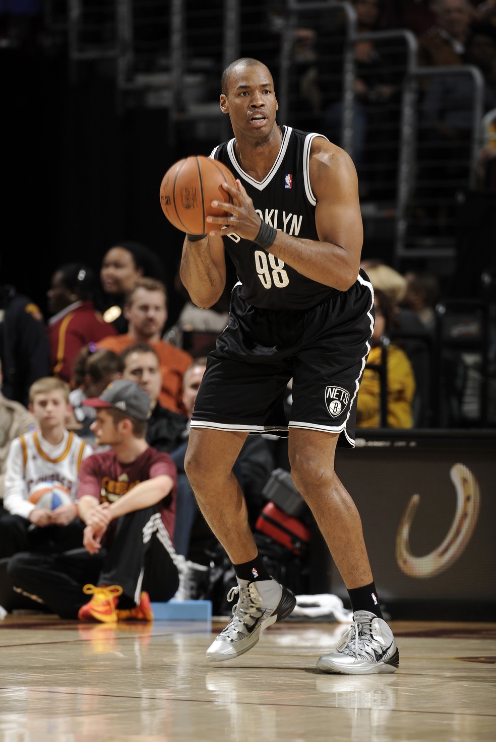 Jason Collins foi o primeiro jogador abertamente gay a jogara na NBA — Foto: David Liam Kyle / Getty Images