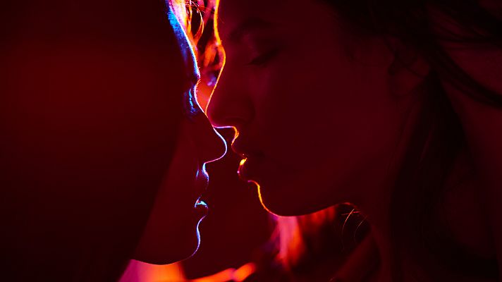 Telediario 1: 'Chemsex', una práctica más allá del sexo y las drogas: soledad, homofobia y serofobia | RTVE Play