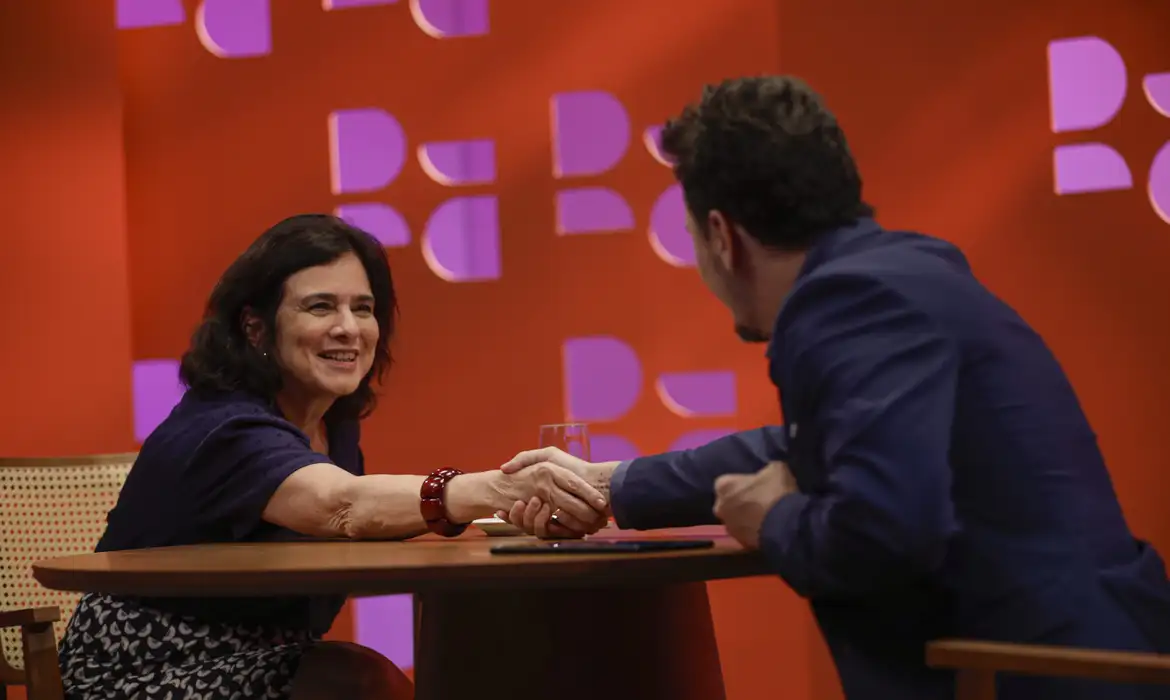 Brasília (DF) 13/12/2023 – A ministra da Saúde, Nísia Trindade é a convidada do programa na Empresa Brasil de Comunicação (EBC) - DR com Demori. Foto: Joédson Alves/Agência Brasil