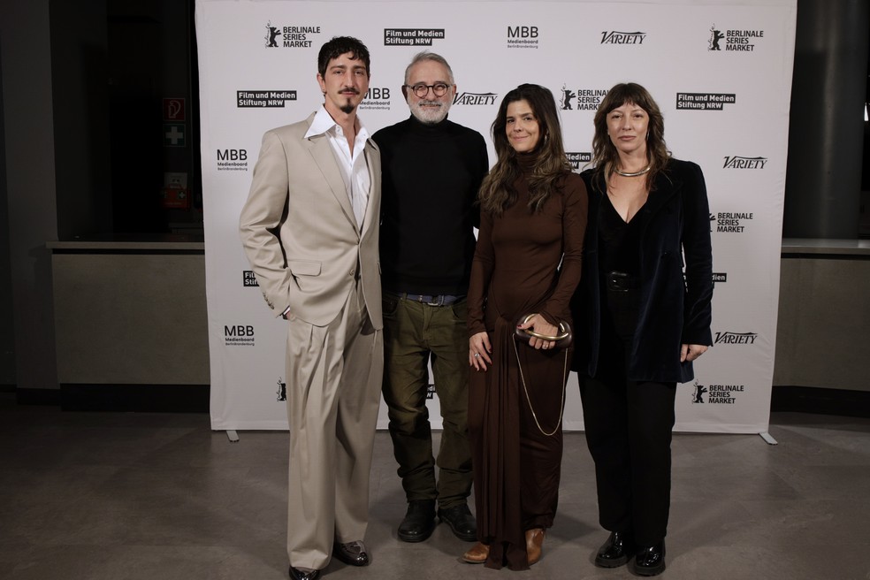 Johnny Massaro, Marcelo Gomes, Patrícia Corso e Carol Minêm — Foto: Kathleen Kunath/Divulgação