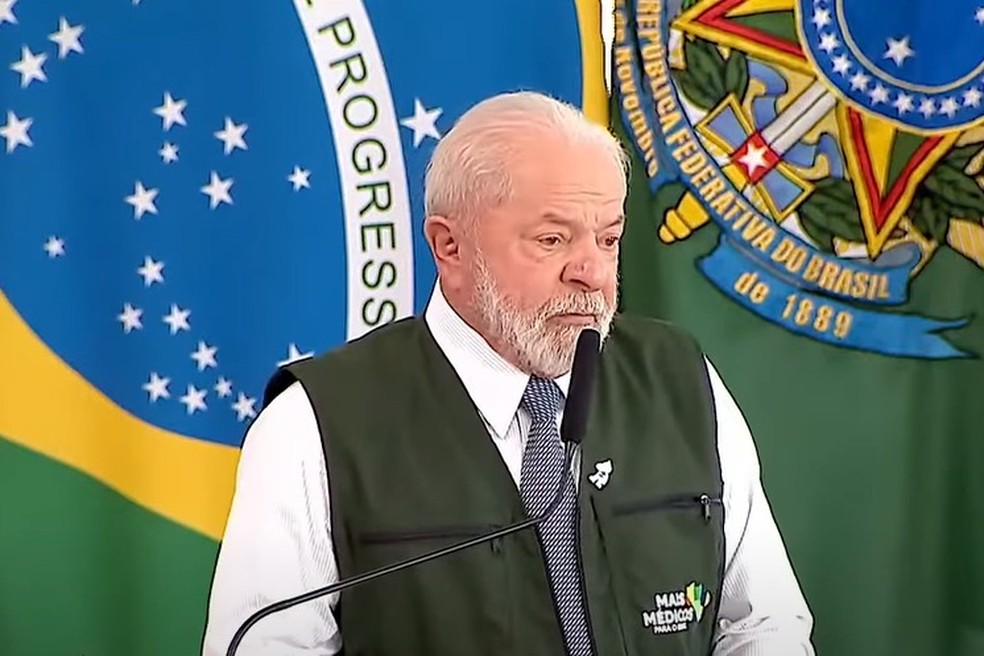 O presidente Lula durante cerimônia no Palácio do Planalto nesta sexta-feira (13) — Foto: Reprodução/TV BrasilGov