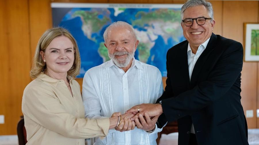 Lula durante encontro com Alexandre Padilha e Gleisi Hoffmann