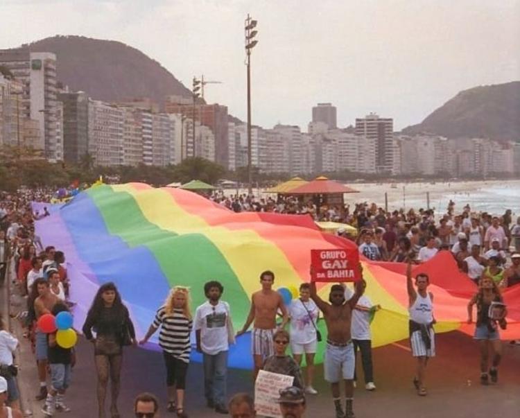 'Marcha pela Cidadania' no Rio, a primeira Parada Gay do Brasil, em 1995