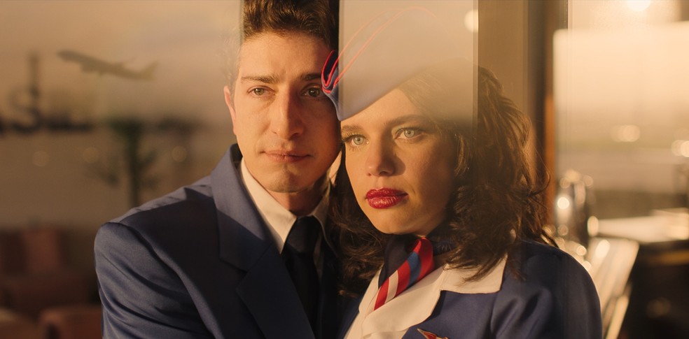 Cena de 'Máscaras de Oxigênio (Não) Cairão Automaticamente' — Foto: Divulgação