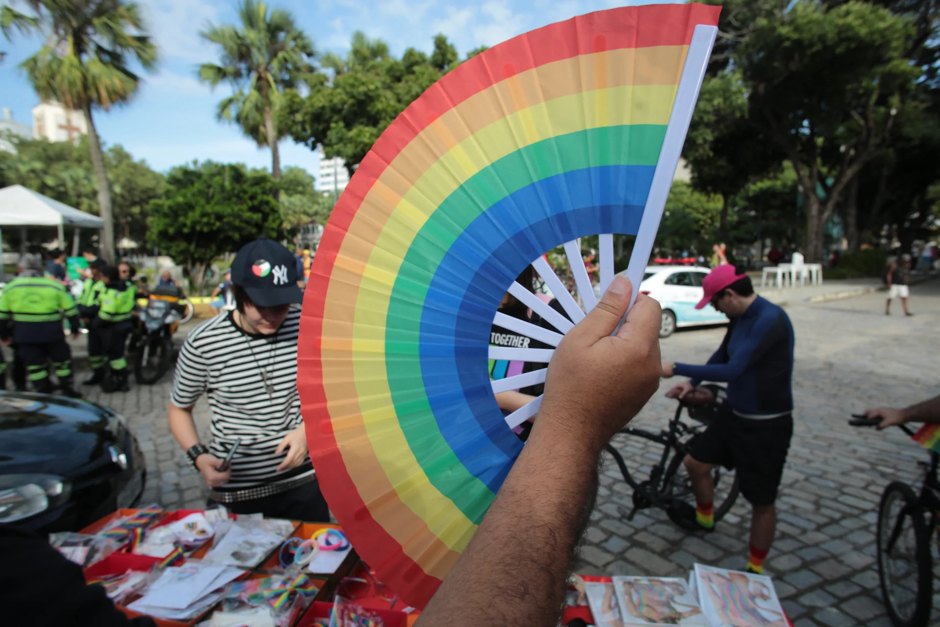 Entenda as bandeiras e as gírias usadas pela comunidade LGBTQ