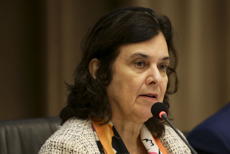 Volta da Conferência Nacional da Saúde fortalece a ministra Nísia Trindade – É ASSIM