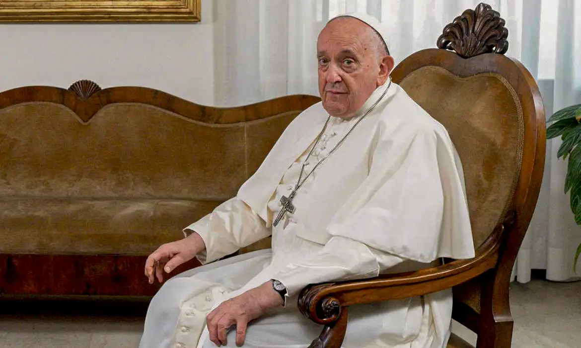 Roma 20/10/2023 – Papa Francisco duarente entrevista em seu gabinete no Vaticano Foto: Vatican Media