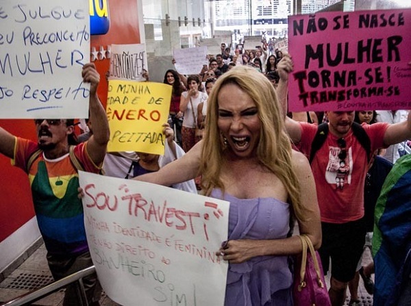 O desrespeito a identidade de gênero no jornalismo brasileiro – Blogueiras Feministas