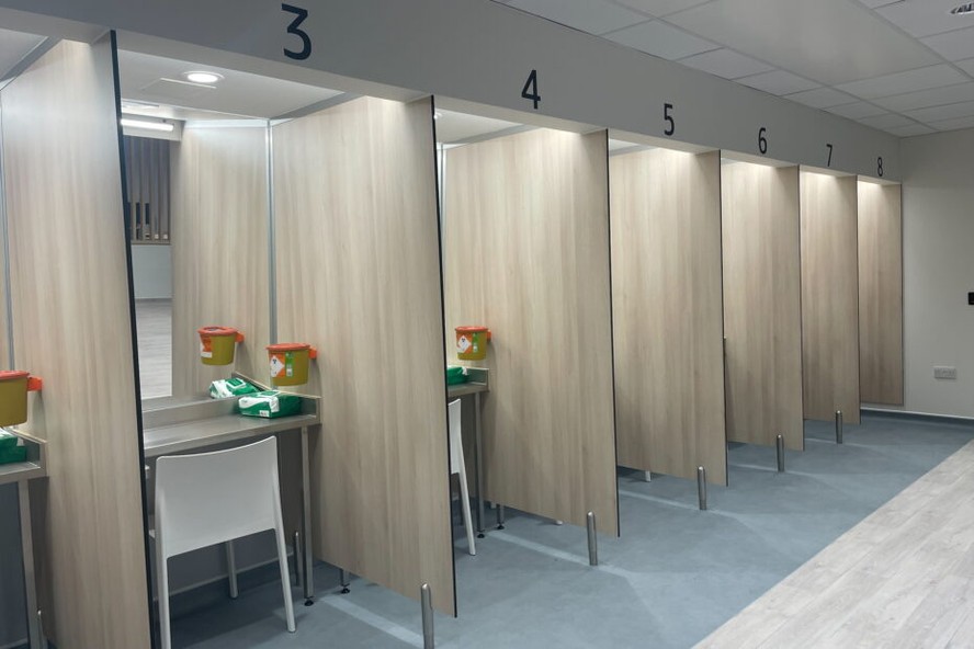 Reino Unido abre 1ª sala para consumo seguro de drogas.