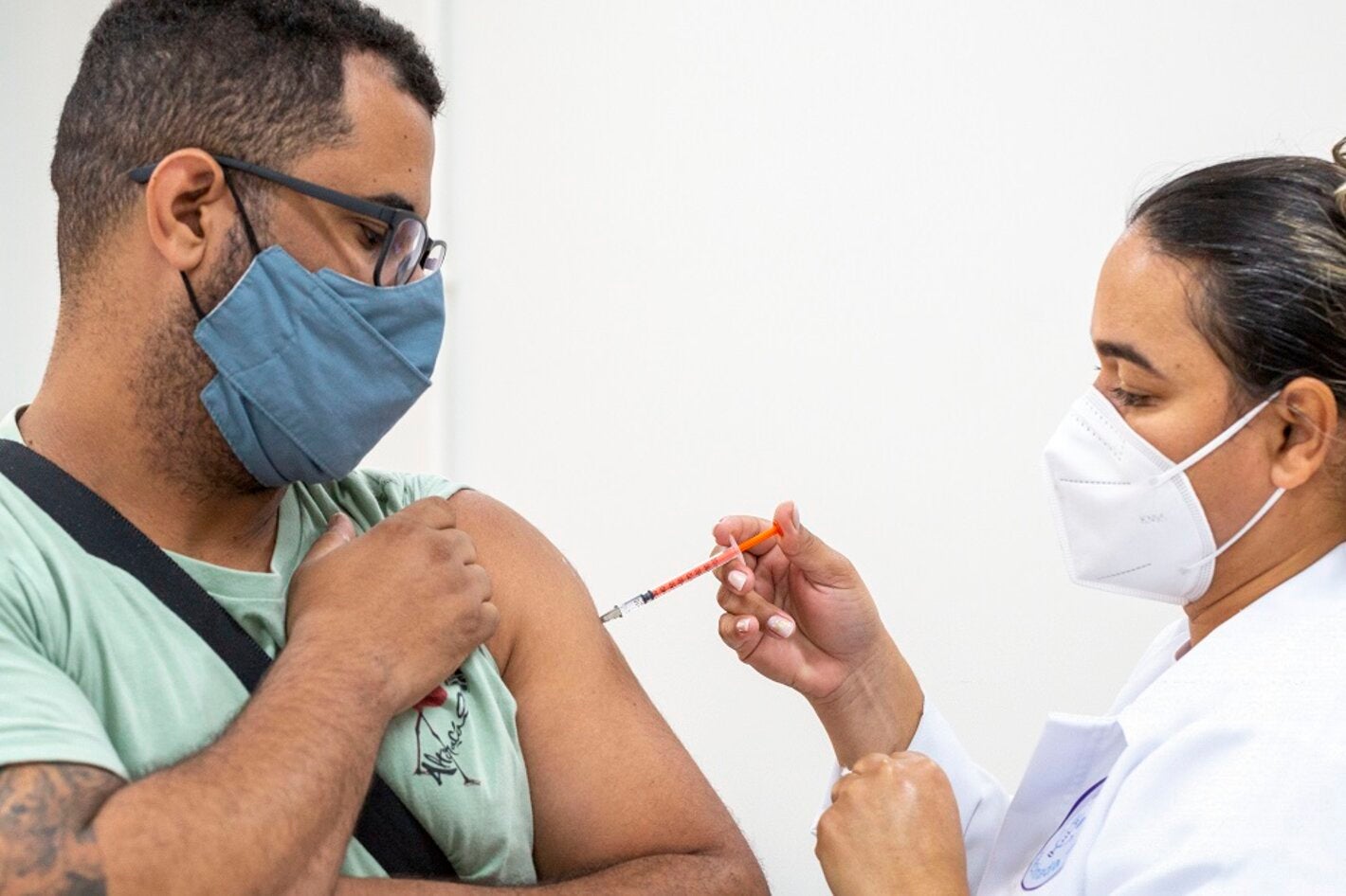 COVAX: 1 milhão de novas vacinas contra COVID-19 chegam ao Brasil nesta quarta-feira - OPAS/OMS | Organização Pan-Americana da Saúde