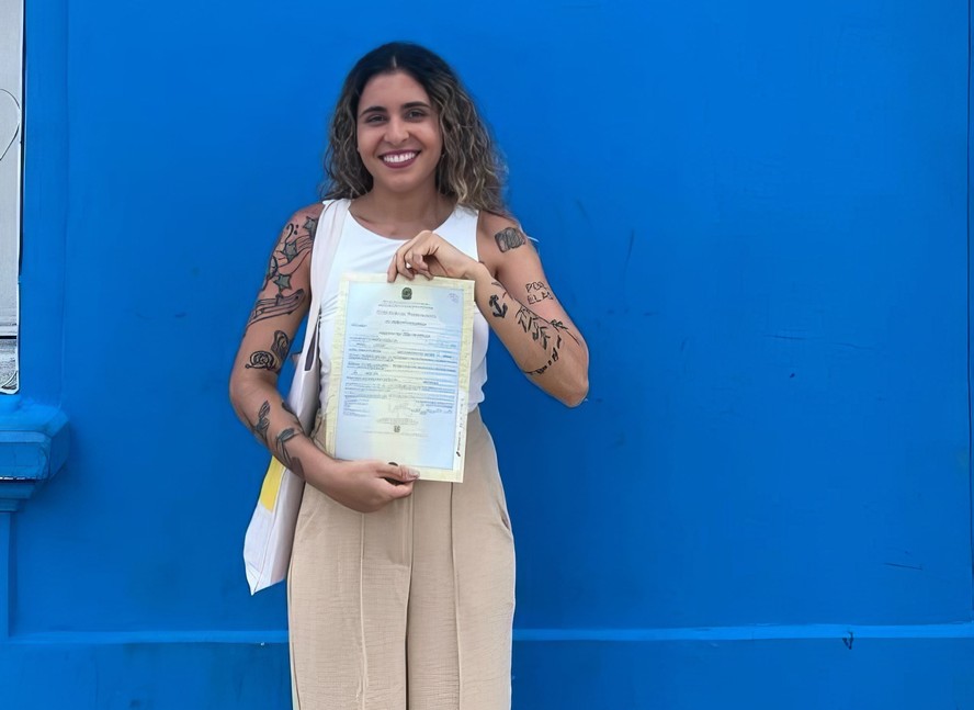 Céu Albuquerque, primeira pessoa intersexo a ser reconhecida no país