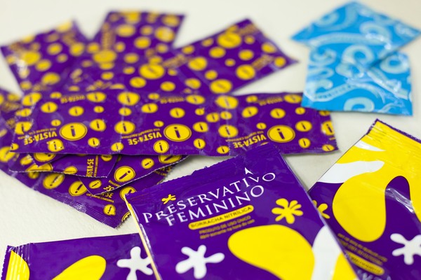 Camisinha é o contraceptivo mais indicado para proteção contra o HIV — Foto: Mariana Raphael/Saúde-DF