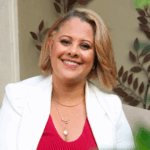 Setembro Amarelo: Psicanalista Andrea Ladislau, autora do grupo Reflexões Positivas, afirma que terapia é fundamental para a saúde mental