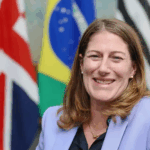 Embaixadora britânica conta como teve a vida salva pelo SUS; por Diário do Centro do Mundo