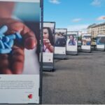 Cartazes do Unaids em Genebra buscam combater mitos e estigma sobre o HIV