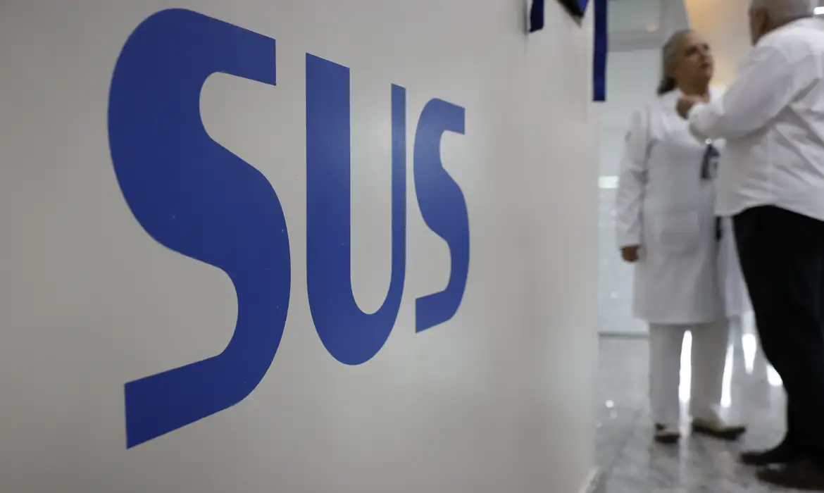 Saúde declara urgência de reduzir espera por atendimento especializado | Radioagência Nacional