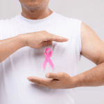 Homens trans também têm direito ao Outubro Rosa: “O câncer de mama não escolhe identidade”, diz mastologista Ariane de Castro