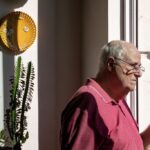 Conheça a história de quem descobriu que tinha HIV em 1991, recebeu duas extremas-unções e diz que está mais vivo do que nunca — O Globo