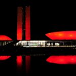 Congresso Nacional se ilumina de vermelho e reforça mobilização pelo Dezembro Vermelho, mês de luta contra a aids