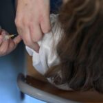 Dose única de vacina contra HPV não atinge mesma proteção contra principal forma associada ao câncer em meninas, divulga Folha de São Paulo