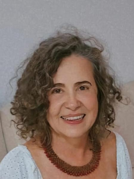 Nair Brito entrou na Justiça para conseguir remédios de graça contra HIV