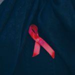 Folha de S. Paulo: Novo paciente tem remissão do HIV, aponta revista Nature