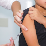 Prefeitura de São Paulo mantém vacinação contra o HPV para adolescentes de 15 a 19 anos até o primeiro semestre de 2026